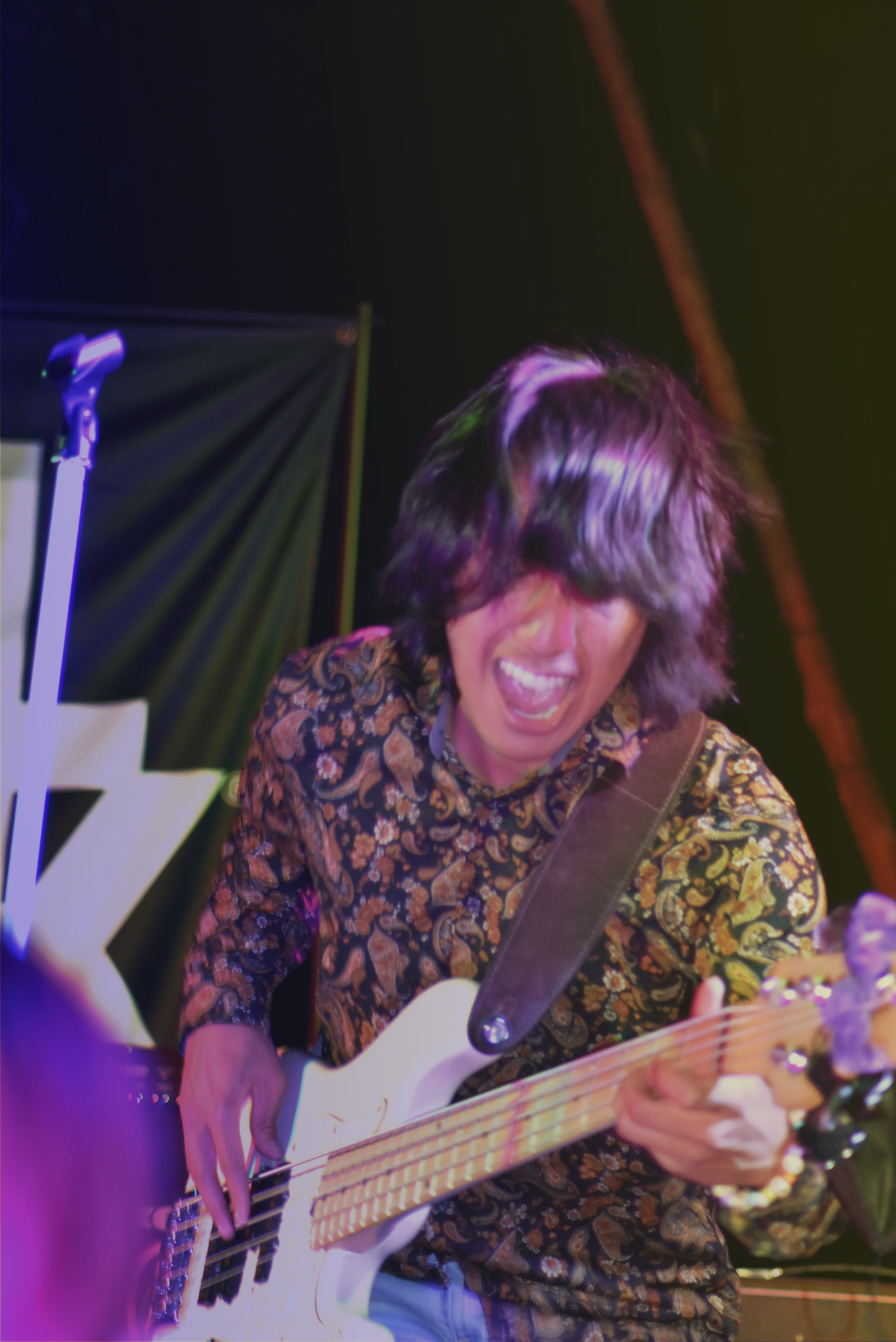 Bass Guitar Teacher, Guitar Teacher, Keyboard + Piano Teacher Kobe Tabulinar