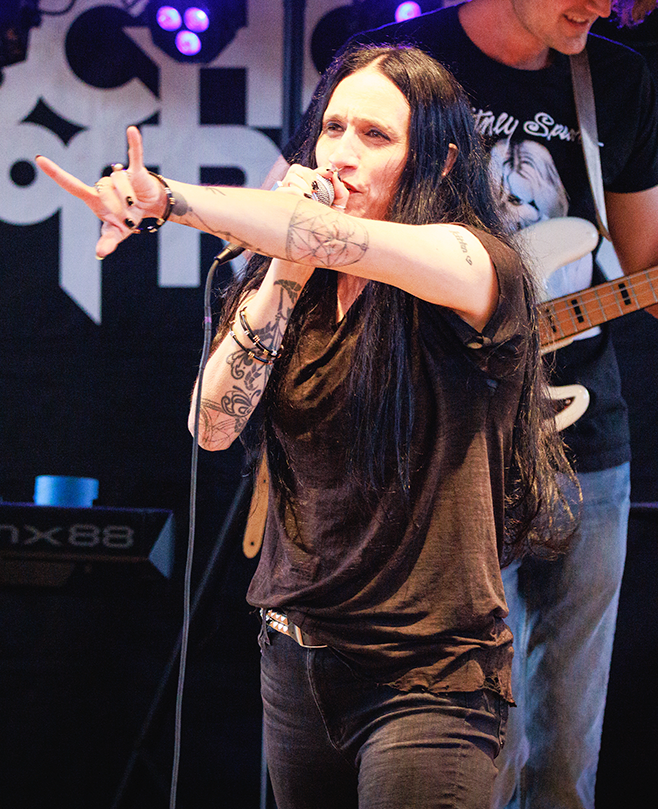 Vocal Teacher Miré Molnar 